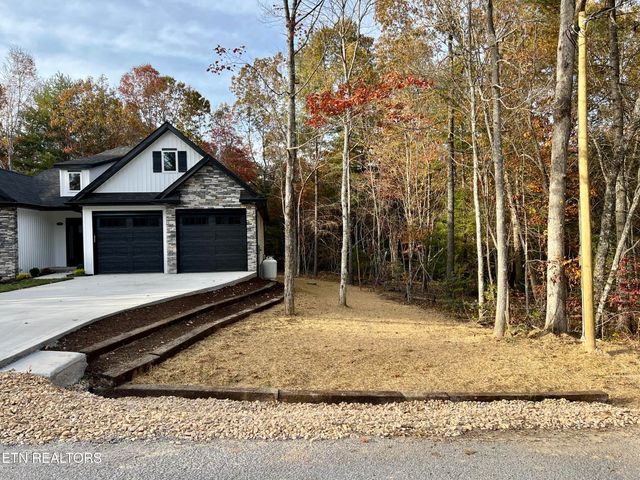 141 Windsor Rd, Crossville, TN 38558