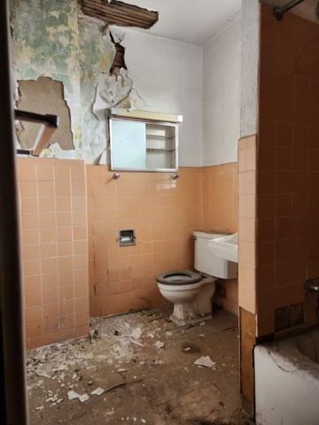 3132 Landis St, Sheraden, PA 15204