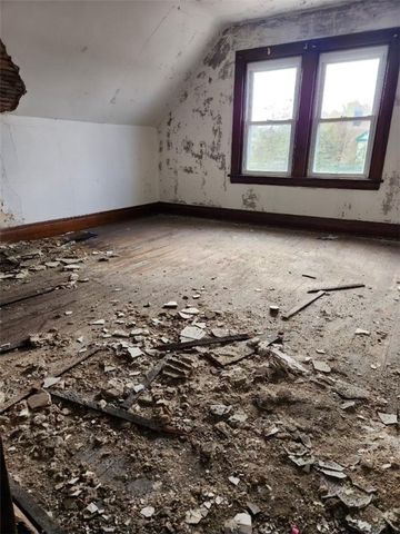 3132 Landis St, Sheraden, PA 15204