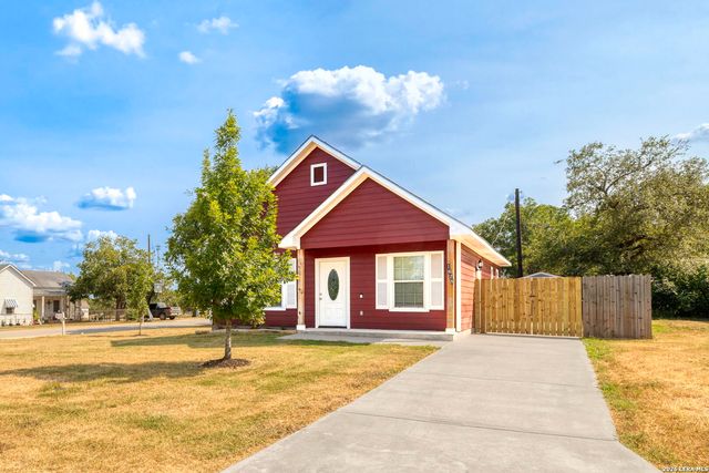 1628 Armstrong, Luling, TX 78648