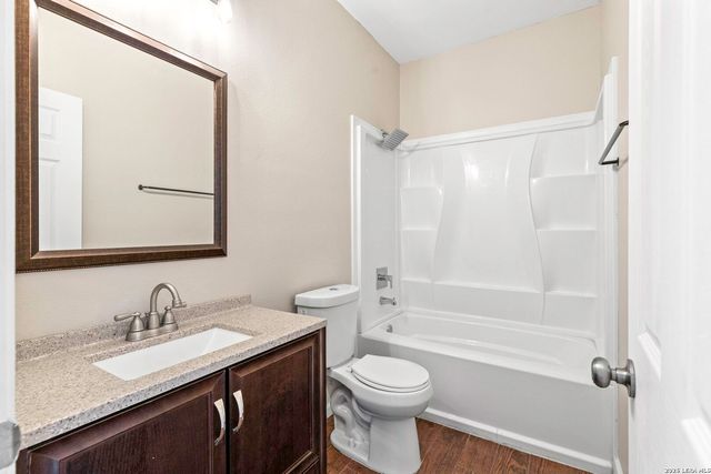 1628 Armstrong, Luling, TX 78648