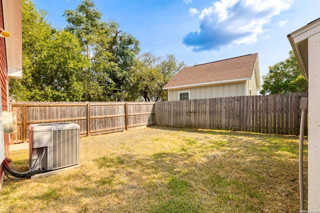 1628 Armstrong, Luling, TX 78648