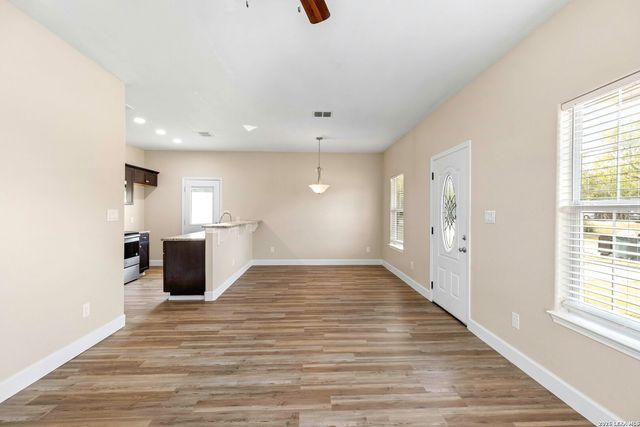 1628 Armstrong, Luling, TX 78648