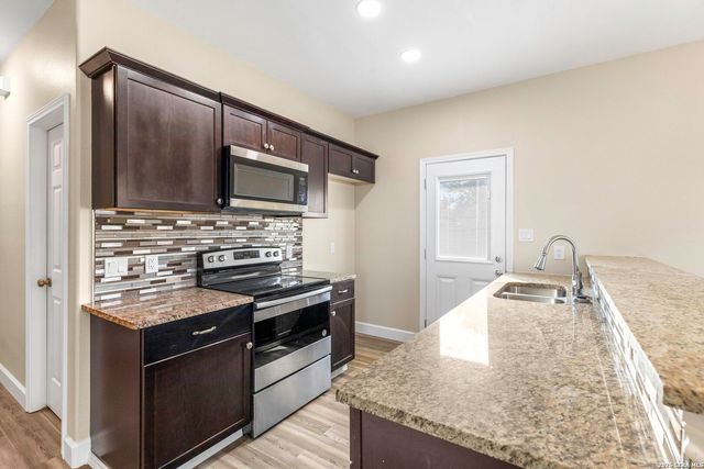 1628 Armstrong, Luling, TX 78648