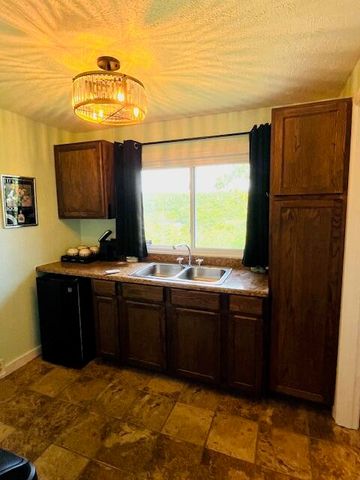 530 Taneycomo Hill Drive, Hollister, MO 65672