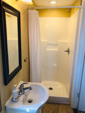 530 Taneycomo Hill Drive, Hollister, MO 65672