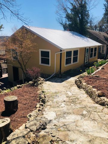 530 Taneycomo Hill Drive, Hollister, MO 65672