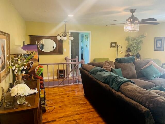 530 Taneycomo Hill Drive, Hollister, MO 65672