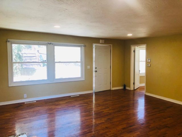 530 Taneycomo Hill Drive, Hollister, MO 65672