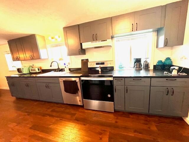 530 Taneycomo Hill Drive, Hollister, MO 65672