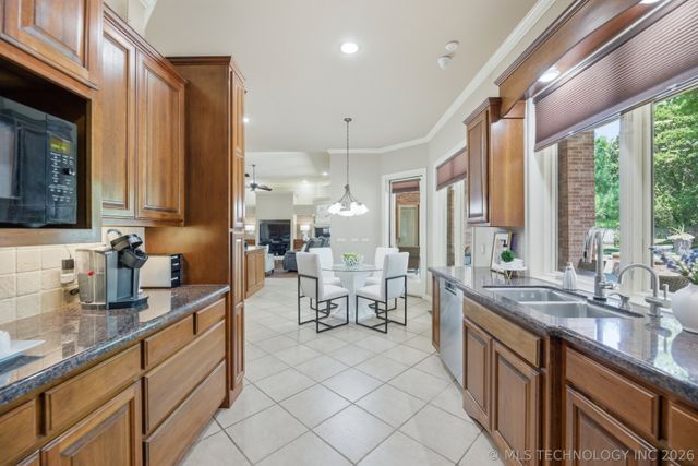 6635 E 107th Street, Tulsa, OK 74133