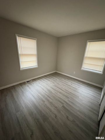 2822 W ANTOINETTE Street, Peoria, IL 61605