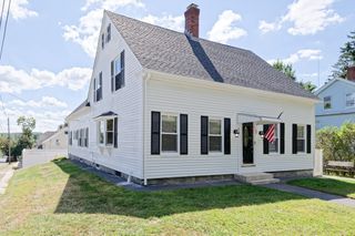 82 High St 82, Northbridge, MA 01588