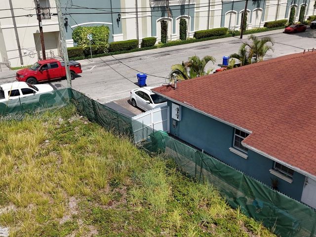 2141 SW 3rd St, Miami, FL 33135