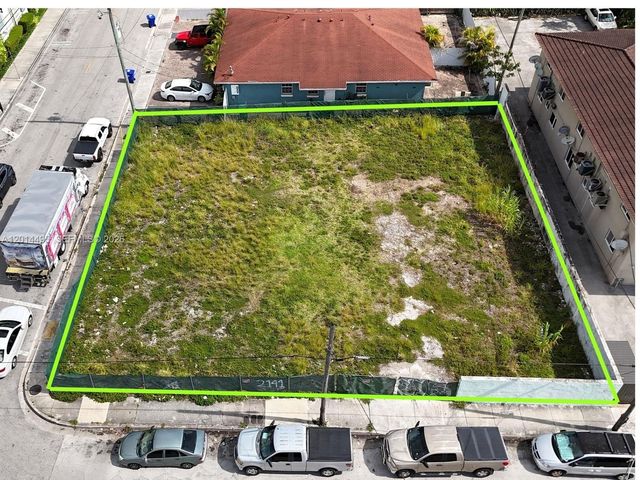 2141 SW 3rd St, Miami, FL 33135