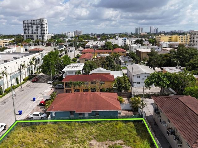 2141 SW 3rd St, Miami, FL 33135
