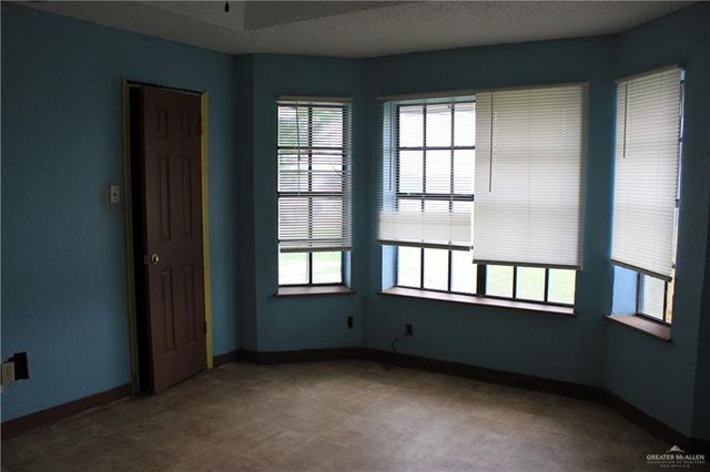 9800 Hwy 107 Highway, Mission, TX 78573