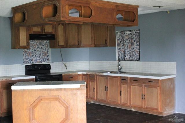 9800 Hwy 107 Highway, Mission, TX 78573