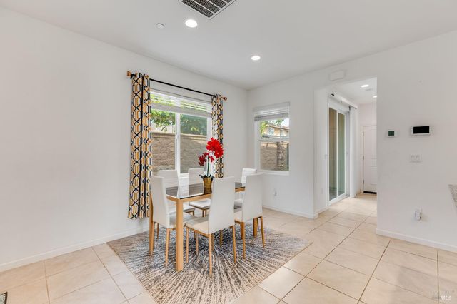 543 Vega Way, Vacaville, CA 95687