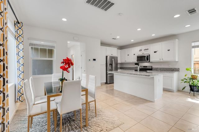 543 Vega Way, Vacaville, CA 95687