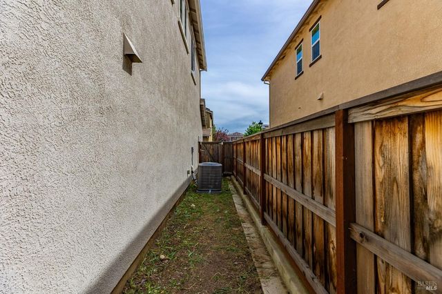 543 Vega Way, Vacaville, CA 95687