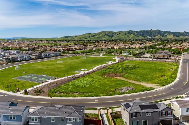 543 Vega Way, Vacaville, CA 95687