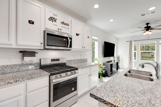 543 Vega Way, Vacaville, CA 95687