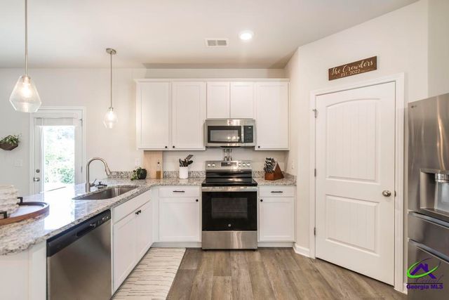 111 Corn Field Circle, Perry, GA 31069