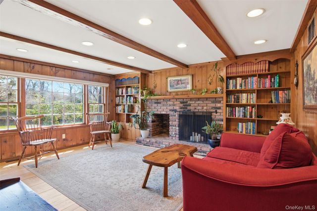 1 Carriage Court, Stony Brook, NY 11790