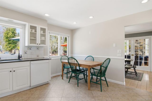 1 Carriage Court, Stony Brook, NY 11790