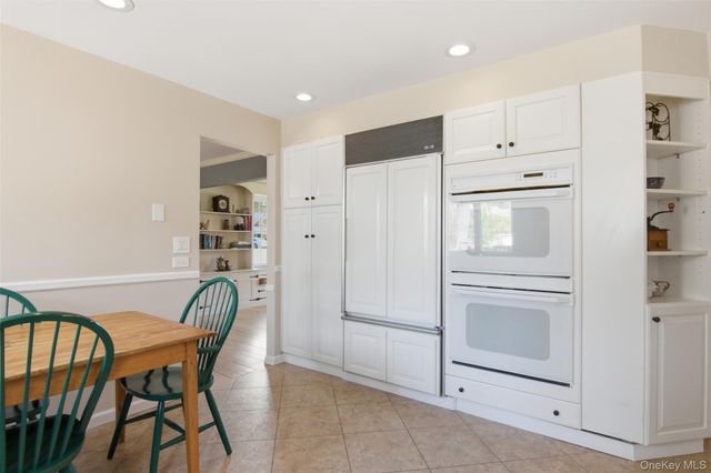 1 Carriage Court, Stony Brook, NY 11790
