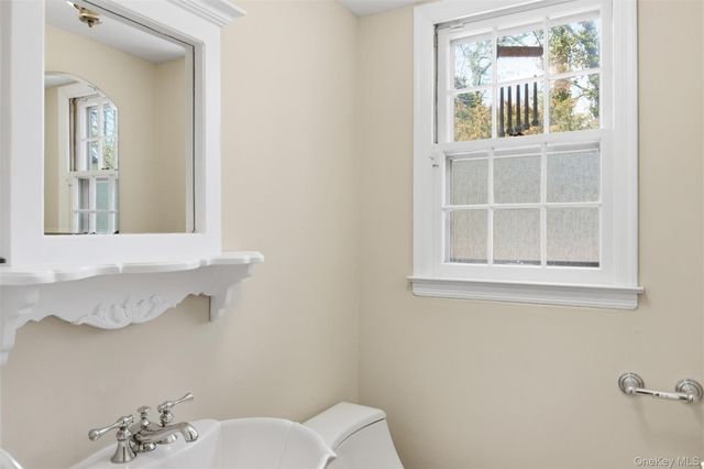 1 Carriage Court, Stony Brook, NY 11790