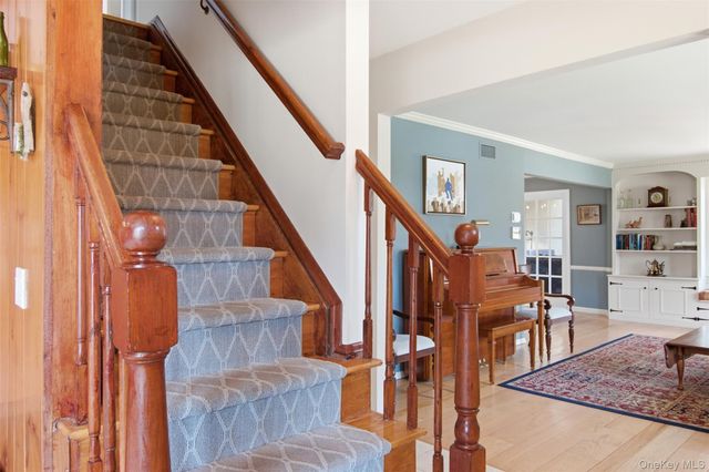 1 Carriage Court, Stony Brook, NY 11790