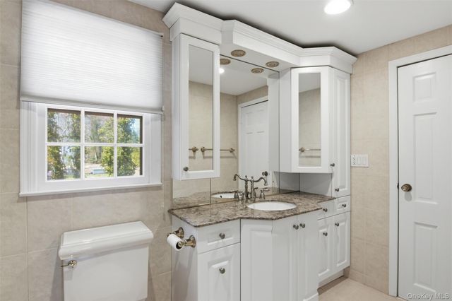 1 Carriage Court, Stony Brook, NY 11790