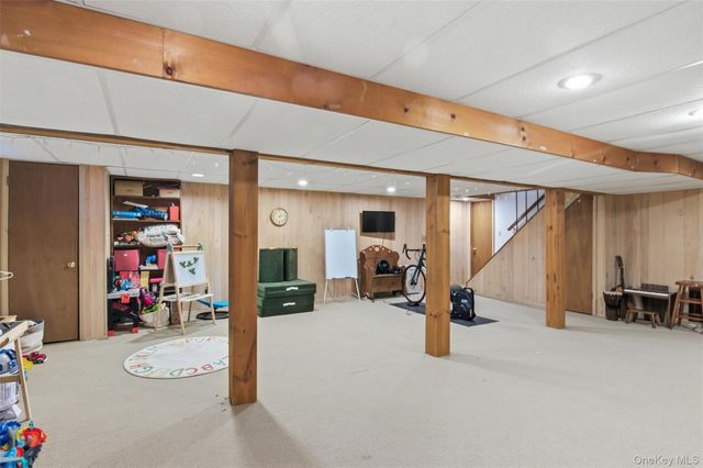 1 Carriage Court, Stony Brook, NY 11790