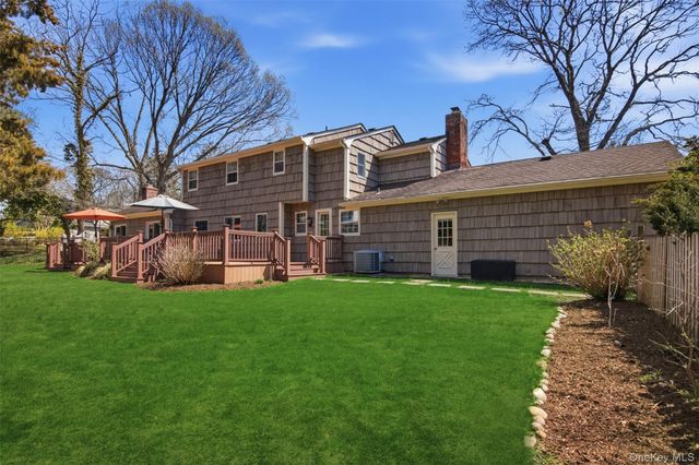 1 Carriage Court, Stony Brook, NY 11790