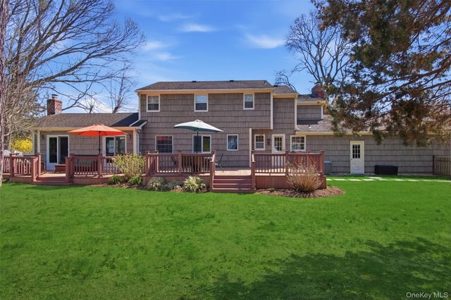 1 Carriage Court, Stony Brook, NY 11790