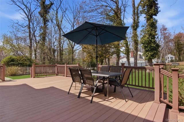 1 Carriage Court, Stony Brook, NY 11790