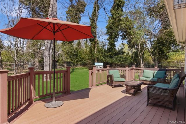 1 Carriage Court, Stony Brook, NY 11790