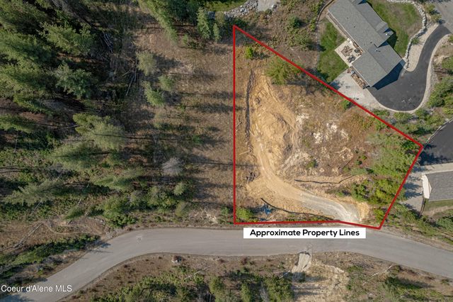 107 Blazing Saddle Ct, Pinehurst, ID 83850