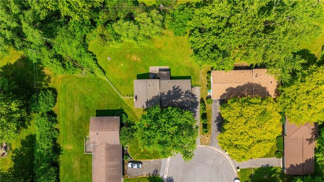 25 Green Ivy Circle, Henrietta, NY 14623