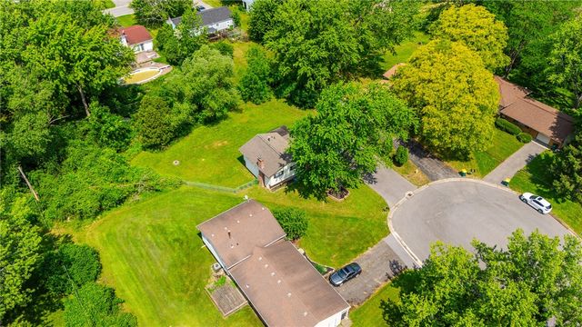 25 Green Ivy Circle, Henrietta, NY 14623