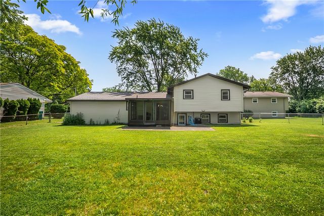 25 Green Ivy Circle, Henrietta, NY 14623