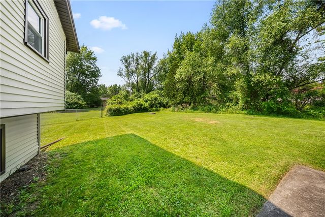 25 Green Ivy Circle, Henrietta, NY 14623