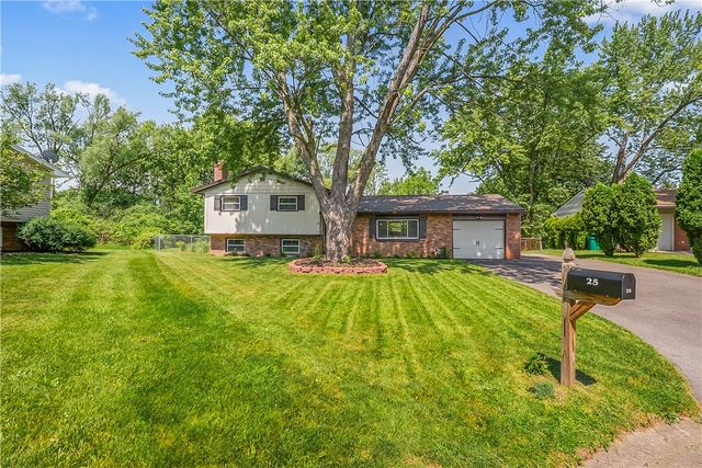 25 Green Ivy Circle, Henrietta, NY 14623