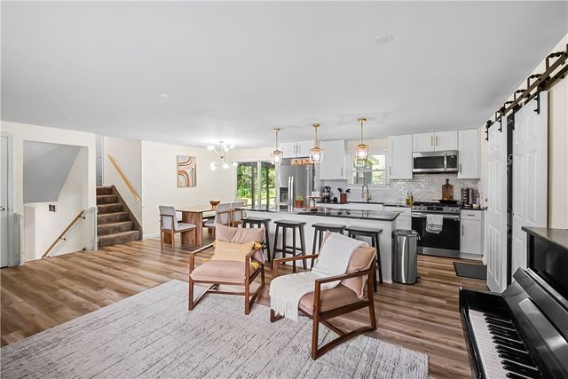 25 Green Ivy Circle, Henrietta, NY 14623