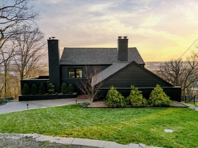 3718 N Briarcliff Road, Kansas City, MO 64116