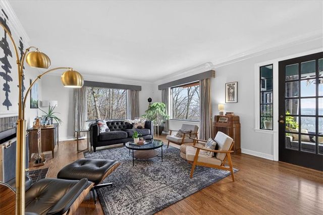 3718 N Briarcliff Road, Kansas City, MO 64116