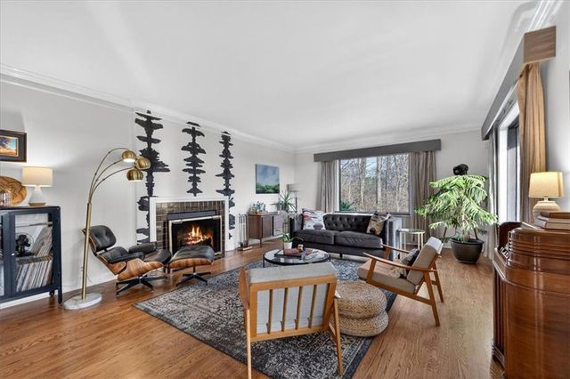 3718 N Briarcliff Road, Kansas City, MO 64116