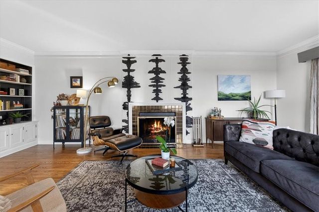 3718 N Briarcliff Road, Kansas City, MO 64116